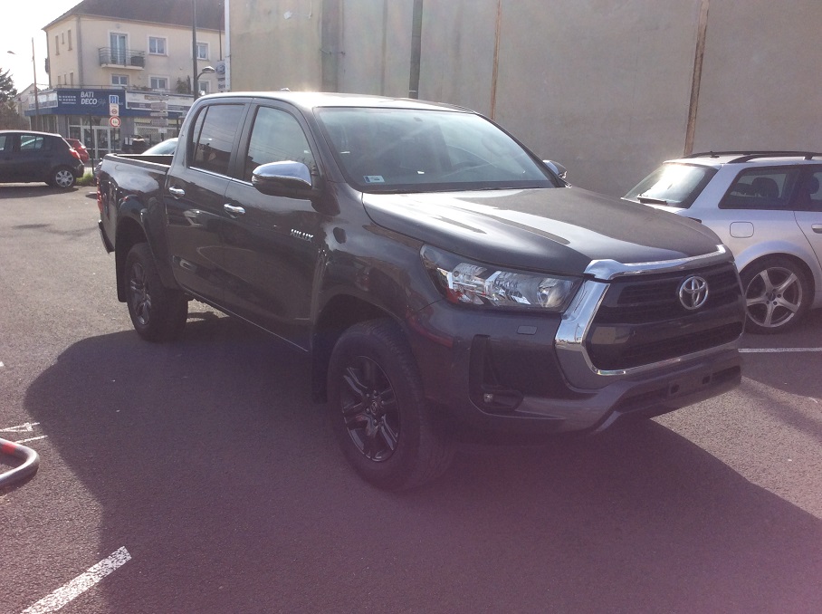 Toyota Hilux IV 4WD 2.8 D-4D 205 DOUBLE CABINE